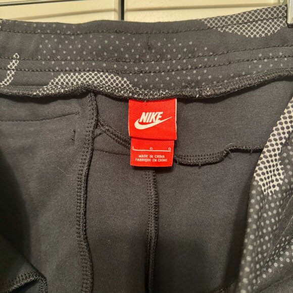 Nike Joggers - Picture 4 of 4
